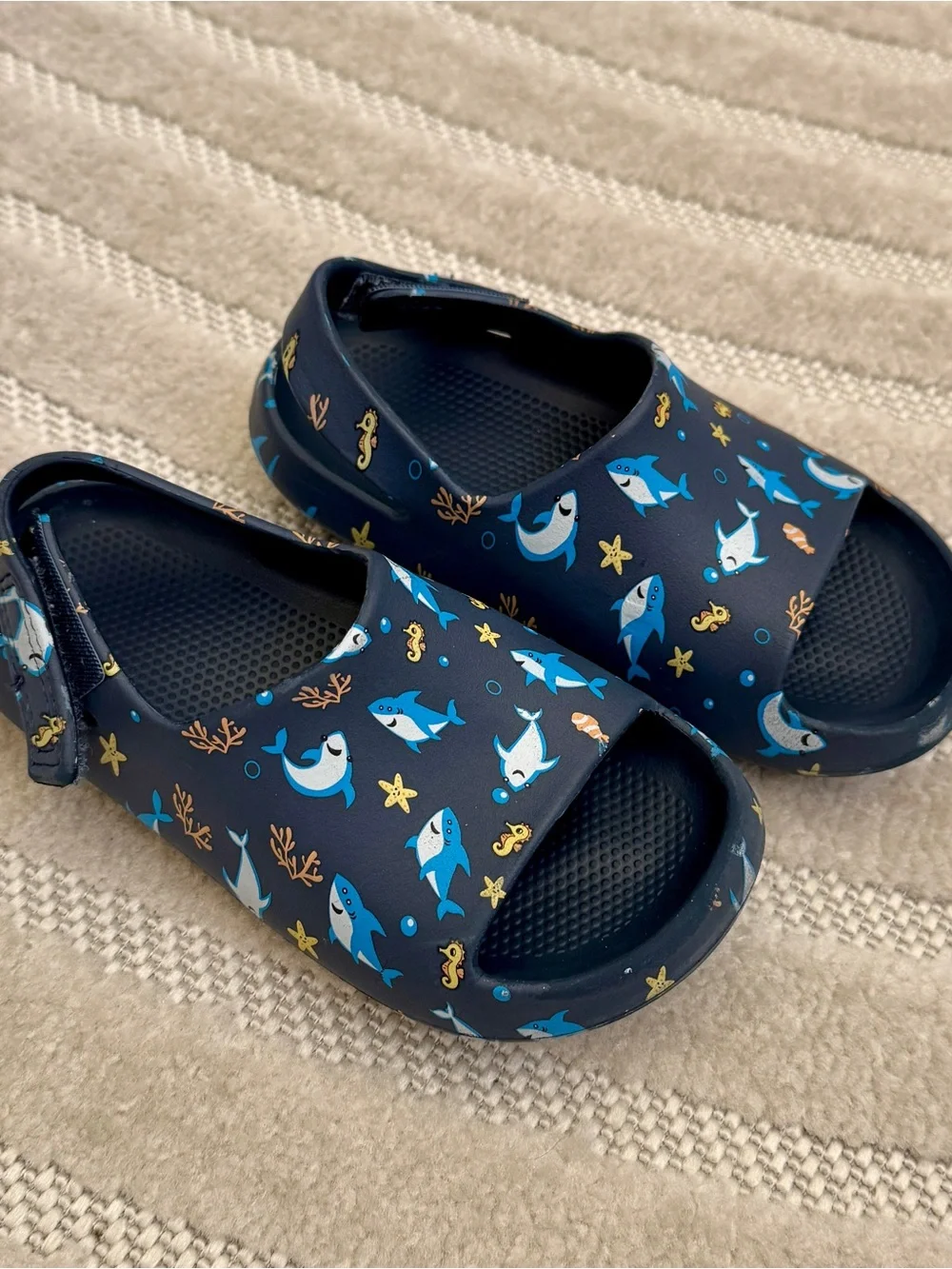 wonder nation Navy Blue Shark & Sea Life Slip-On Sandals, size 11